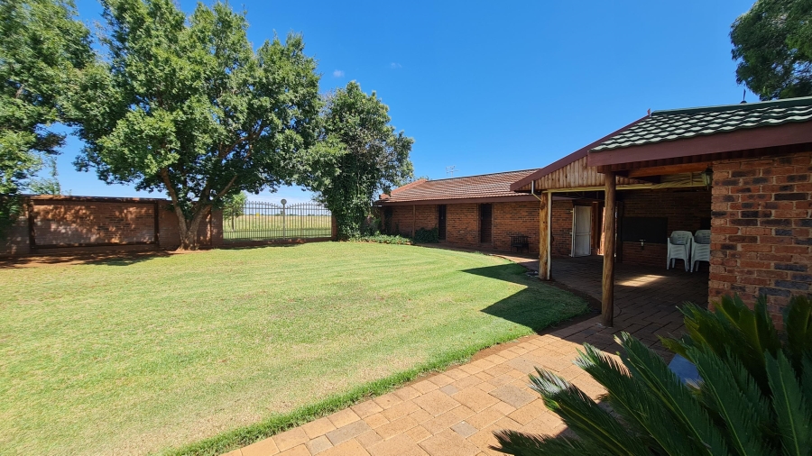 6 Bedroom Property for Sale in Bainsvlei Free State
